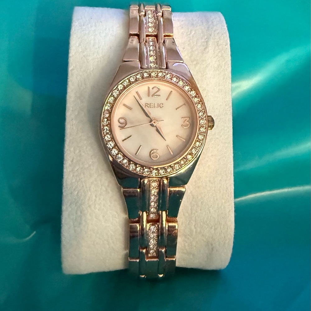 Relic by Fossil Queen's Court Women's Watch ROSE GOLD Needs new battery!
